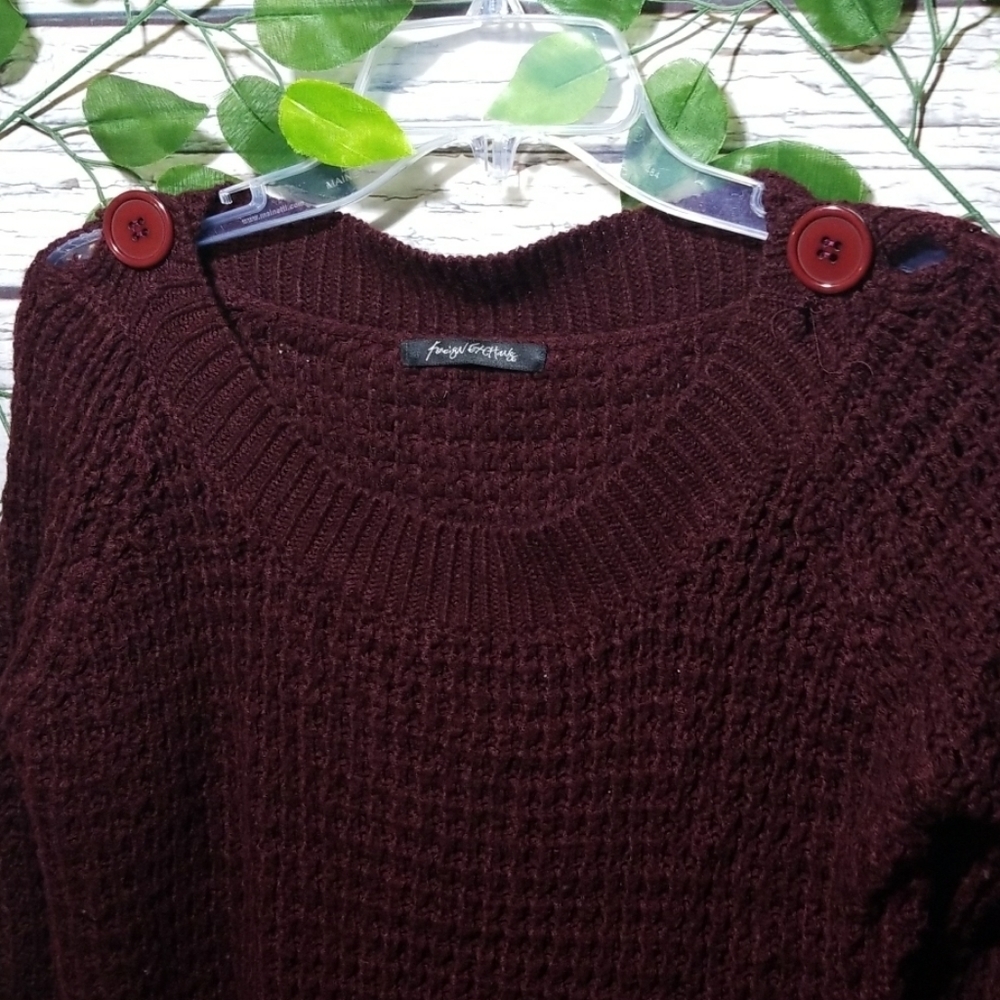 Like new Foreign Exchange scoop neck knit sweater